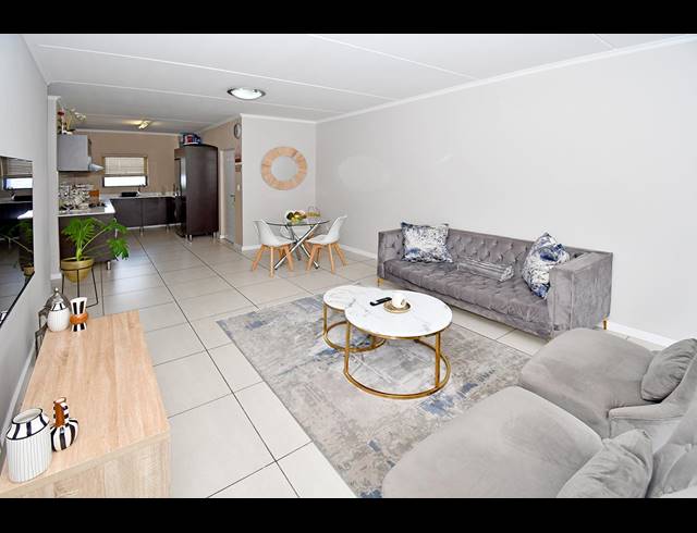 2 BEDROOM APARTMENT FOR SALE IN GREENSTONE HILL